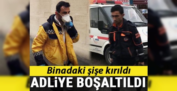 Şişe kırıldı, adliye boşaltıldı