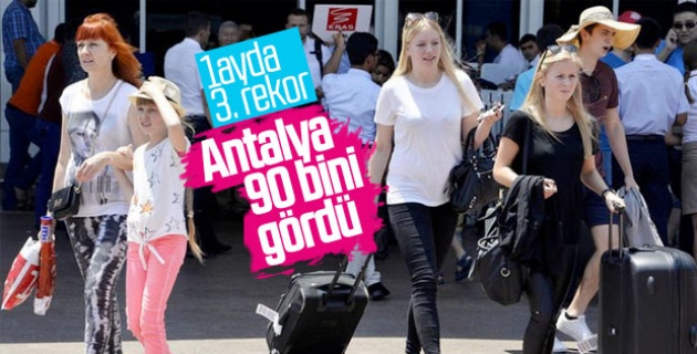 Antalya turist rekoruna yenisini ekledi