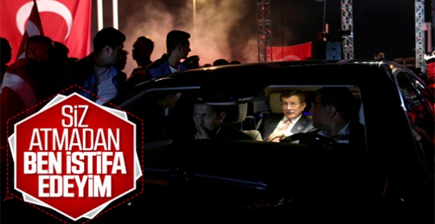 Ahmet Davutoğlu, AK Parti'den istifa etti