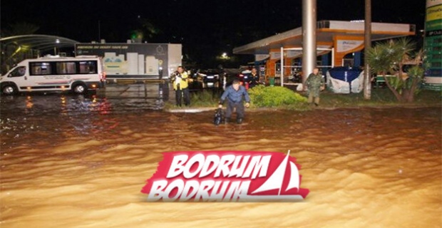 Sağanak yağış yine Bodrum'u vurdu