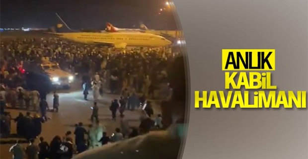 Kabil Havalimanı'nda kaçış izdihamı
