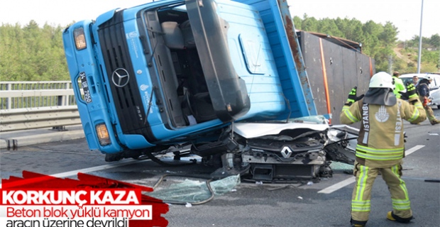 Beykoz'da feci kaza: Kamyon otomobilin üzerine devrildi