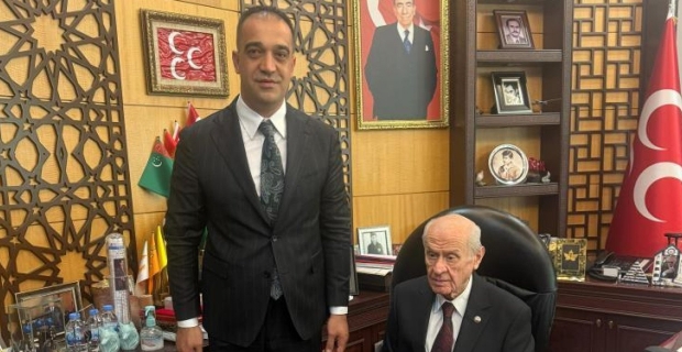 Teşkilat binasının tapusunu Genel Başkan Devlet Bahçeli