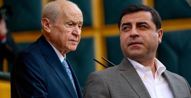 Özdağ'dan Bahçeli'nin sözlerine tepki: Türkiye tarihi bir kırılma noktasına sürükleniyor