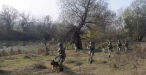 Yunanistan'a kaçmaya çalışan 3...