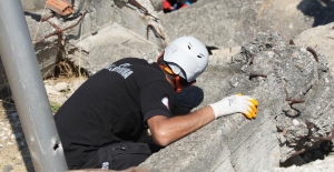 Akıllı Sensör Teknolojisi Kullanan Deprem İzleme Sistemi