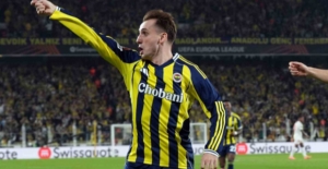 Kerem Aktürkoğlu, minik Aras'ı ziyaret etti