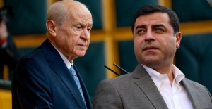 Özdağ'dan Bahçeli'nin sözlerine tepki: Türkiye tarihi bir kırılma noktasına sürükleniyor