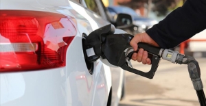 İstasyonlarda kuyruğa girenlere kötü haber: Motorin zammı iptal edildi